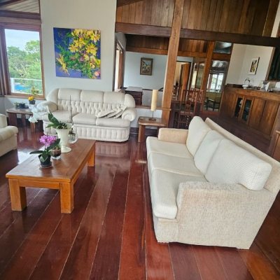 Casa Residencial com 316m², 4 quartos, 1 suíte, 2 garagens, no bairro Saco Dos Limões em Florianópolis