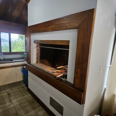 Casa Residencial com 316m², 4 quartos, 1 suíte, 2 garagens, no bairro Saco Dos Limões em Florianópolis