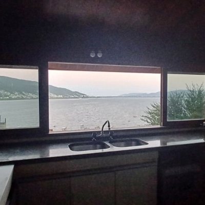 Casa Residencial com 316m², 4 quartos, 1 suíte, 2 garagens, no bairro Saco Dos Limões em Florianópolis