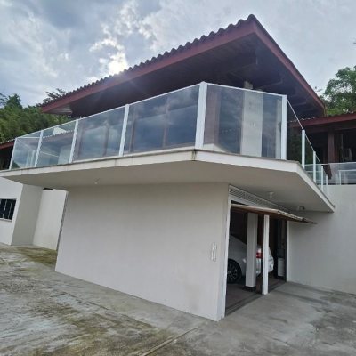 Casa Residencial com 316m², 4 quartos, 1 suíte, 2 garagens, no bairro Saco Dos Limões em Florianópolis