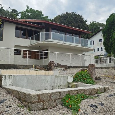 Casa Residencial com 316m², 4 quartos, 1 suíte, 2 garagens, no bairro Saco Dos Limões em Florianópolis