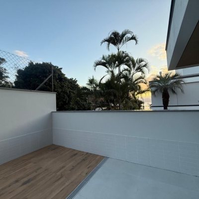 Loft com 76m², 1 quarto, 1 suíte, 1 garagem, no bairro Santo Antônio De Lisboa em Floranópolis