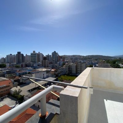 Cobertura com 139m², 3 quartos, 1 suíte, 1 garagem, no bairro Campinas em São José