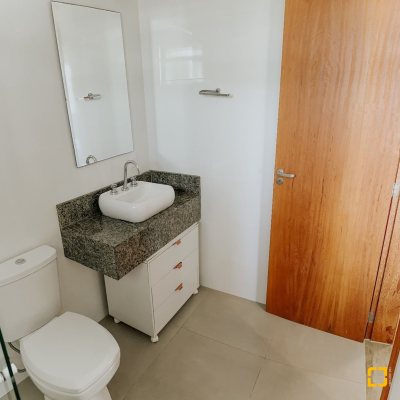 Casa Residencial com 155m², 3 quartos, 1 suíte, 2 garagens, no bairro Campeche em Florianópolis