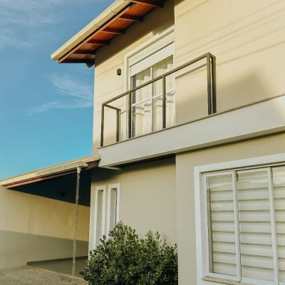 Casa Residencial com 155m², 3 quartos, 1 suíte, 2 garagens, no bairro Campeche em Florianópolis