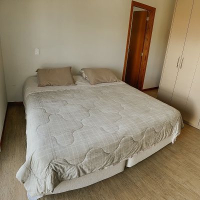 Casa Residencial com 155m², 3 quartos, 1 suíte, 2 garagens, no bairro Campeche em Florianópolis