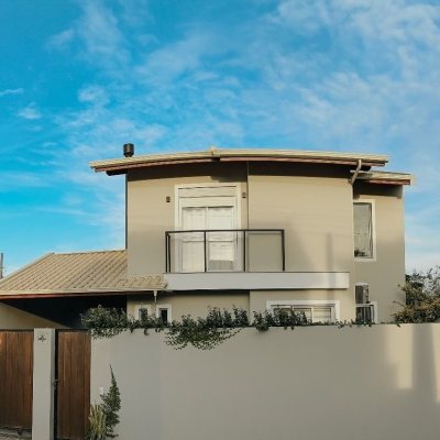 Casa Residencial com 155m², 3 quartos, 1 suíte, 2 garagens, no bairro Campeche em Florianópolis