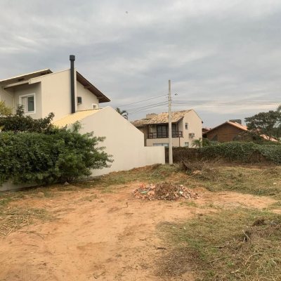 Terrenos Residenciais com 270m², no bairro Campeche em Florianópolis
