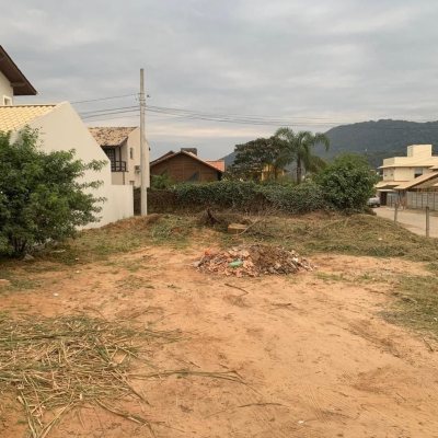Terrenos Residenciais com 270m², no bairro Campeche em Florianópolis