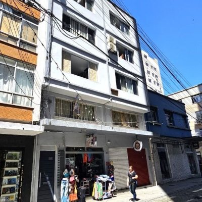 Apartamentos com 28m², 1 quarto, no bairro Centro em Florianópolis