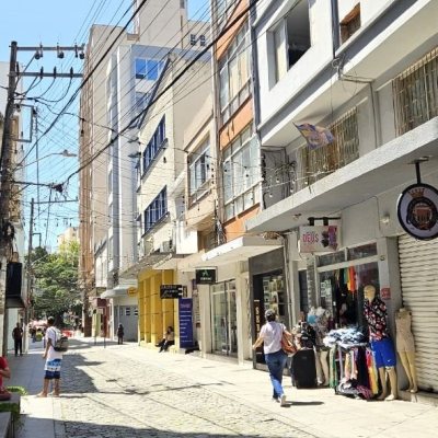 Apartamentos com 28m², 1 quarto, no bairro Centro em Florianópolis