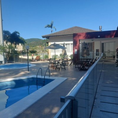 Apartamentos com 109m², 3 quartos, 1 suíte, 1 garagem, no bairro Córrego Grande em Florianópolis