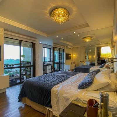 Apartamentos com 303m², 3 quartos, 3 suítes, 3 garagens, no bairro Agronômica em Florianópolis