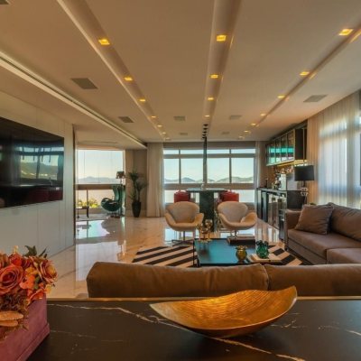 Apartamentos com 303m², 3 quartos, 3 suítes, 3 garagens, no bairro Agronômica em Florianópolis