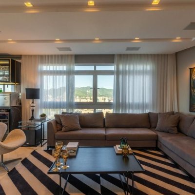 Apartamentos com 303m², 3 quartos, 3 suítes, 3 garagens, no bairro Agronômica em Florianópolis