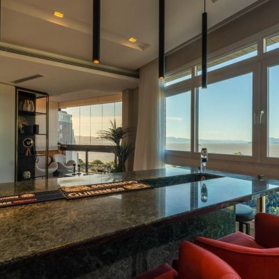 Apartamentos com 303m², 3 quartos, 3 suítes, 3 garagens, no bairro Agronômica em Florianópolis