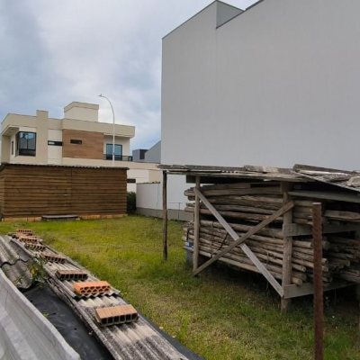 Terrenos Residenciais com 195m², no bairro Beira Rio em Biguaçu