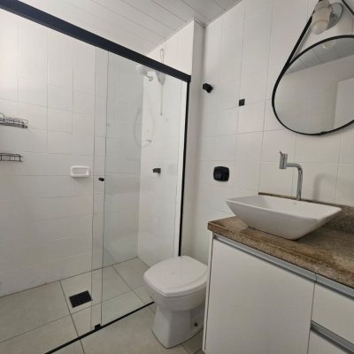 Apartamentos com 58m², 1 quarto, no bairro Kobrasol em São José