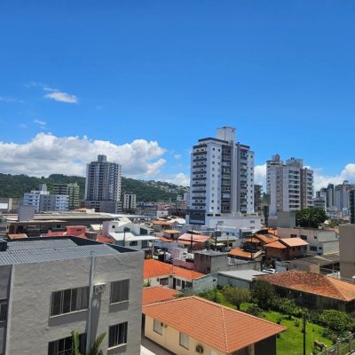 Apartamentos com 58m², 1 quarto, no bairro Kobrasol em São José