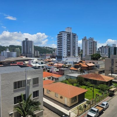 Apartamentos com 58m², 1 quarto, no bairro Kobrasol em São José