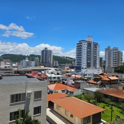 Apartamentos com 58m², 1 quarto, no bairro Kobrasol em São José