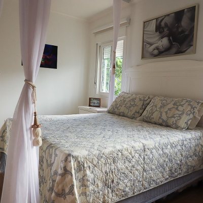 Casa Residencial com 289m², 3 quartos, 3 suítes, 2 garagens, no bairro Lagoa Da Conceição em Florianópolis