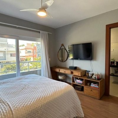 Casa Residencial com 135m², 3 quartos, 1 suíte, 2 garagens, no bairro Campeche em Florianópolis