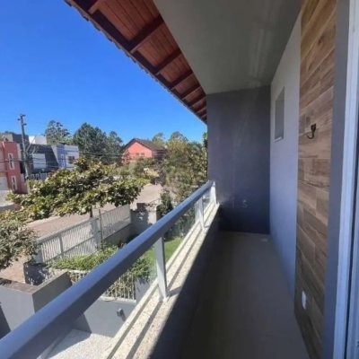 Casa Residencial com 135m², 3 quartos, 1 suíte, 2 garagens, no bairro Campeche em Florianópolis