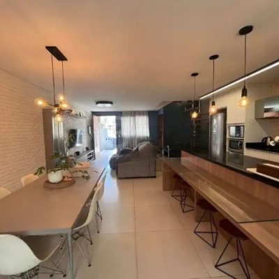 Casa Residencial com 135m², 3 quartos, 1 suíte, 2 garagens, no bairro Campeche em Florianópolis