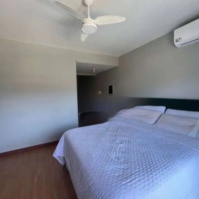 Casa Residencial com 135m², 3 quartos, 1 suíte, 2 garagens, no bairro Campeche em Florianópolis