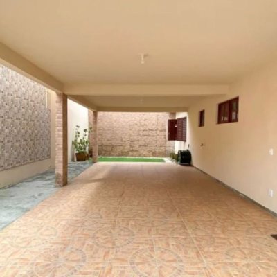 Casa Residencial com 200m², 3 quartos, 1 suíte, 4 garagens, no bairro Rio Tavares em Florianópolis