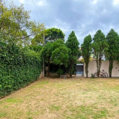 Casa Residencial com 200m², 3 quartos, 1 suíte, 4 garagens, no bairro Rio Tavares em Florianópolis