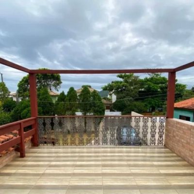 Casa Residencial com 200m², 3 quartos, 1 suíte, 4 garagens, no bairro Rio Tavares em Florianópolis