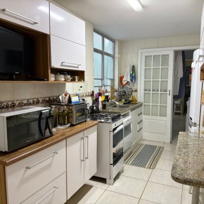 Apartamentos com 106m², 3 quartos, 1 suíte, 1 garagem, no bairro Centro em Florianópolis