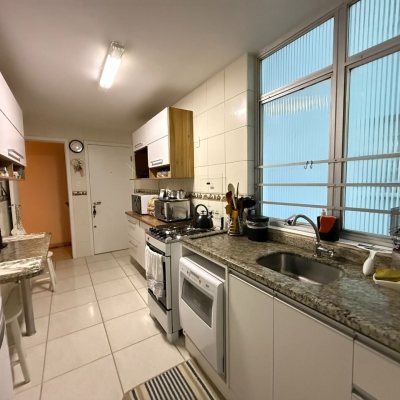 Apartamentos com 106m², 3 quartos, 1 suíte, 1 garagem, no bairro Centro em Florianópolis