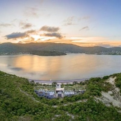 Casa em Condomínio com 316m², 3 quartos, 3 suítes, 4 garagens, no bairro Lagoa da Conceição em Florianópolis