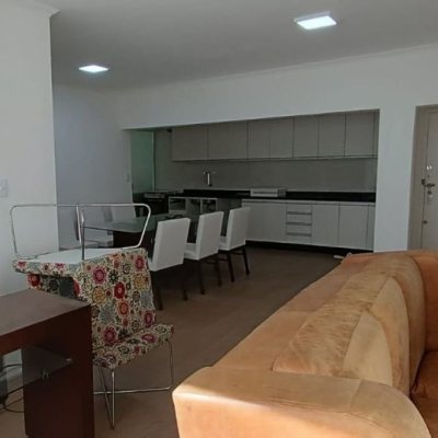 Apartamentos com 99m², 3 quartos, no bairro Centro em Florianópolis