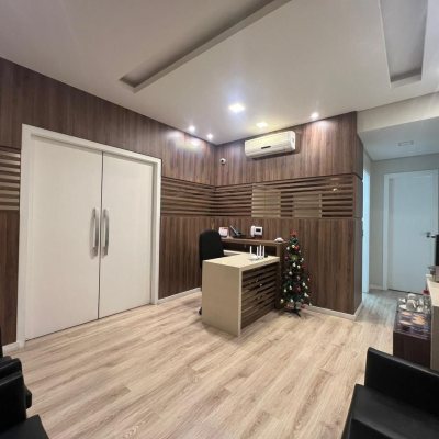 Sala com 57m², no bairro Centro em Florianópolis