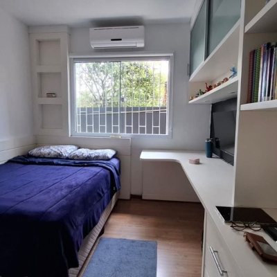 Casa Residencial com 168m², 3 quartos, 1 suíte, 2 garagens, no bairro Capoeiras em Florianópolis