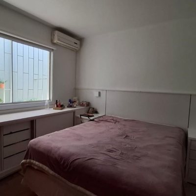 Casa Residencial com 168m², 3 quartos, 1 suíte, 2 garagens, no bairro Capoeiras em Florianópolis