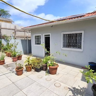 Casa Residencial com 168m², 3 quartos, 1 suíte, 2 garagens, no bairro Capoeiras em Florianópolis