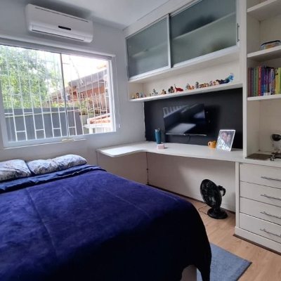 Casa Residencial com 168m², 3 quartos, 1 suíte, 2 garagens, no bairro Capoeiras em Florianópolis