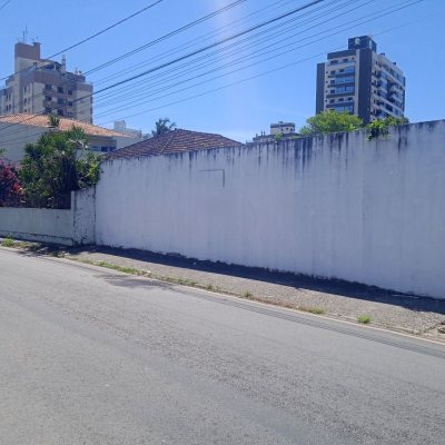 Terreno Comercial/Residencial com 1095m², no bairro Floresta em São José