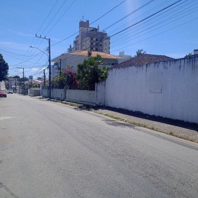 Terreno Comercial/Residencial com 1095m², no bairro Floresta em São José
