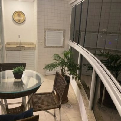 Apartamentos com 108m², 3 quartos, 1 suíte, 2 garagens, no bairro Estreito em Florianópolis