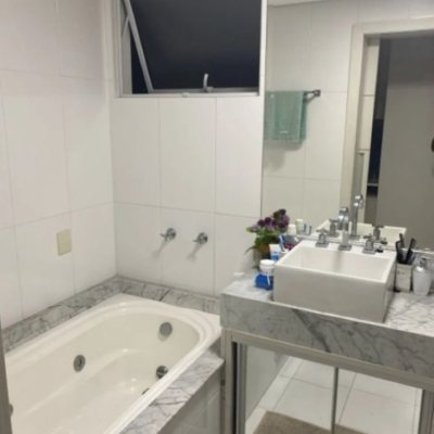Apartamentos com 108m², 3 quartos, 1 suíte, 2 garagens, no bairro Estreito em Florianópolis