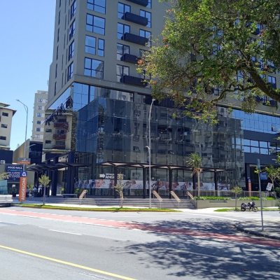 Studio Residencial com 33m², 1 quarto, 1 garagem, no bairro Trindade em Florianópolis