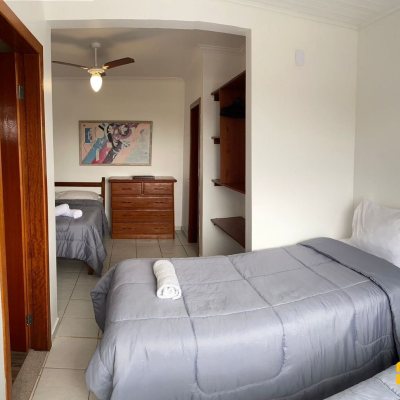 Casa Residencial com 370m², 3 quartos, 2 suítes, 3 garagens, no bairro Campeche em Florianópolis