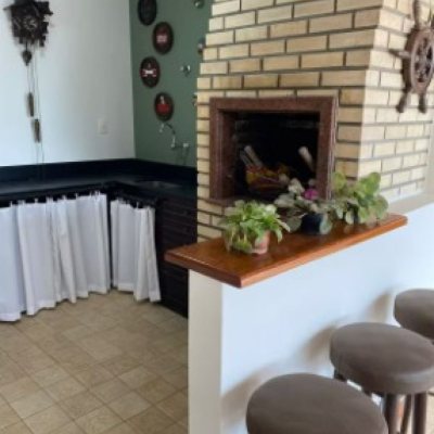 Casa Residencial com 370m², 3 quartos, 2 suítes, 3 garagens, no bairro Campeche em Florianópolis