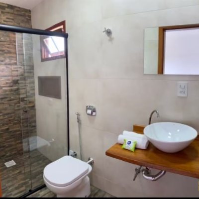 Casa Residencial com 370m², 3 quartos, 2 suítes, 3 garagens, no bairro Campeche em Florianópolis